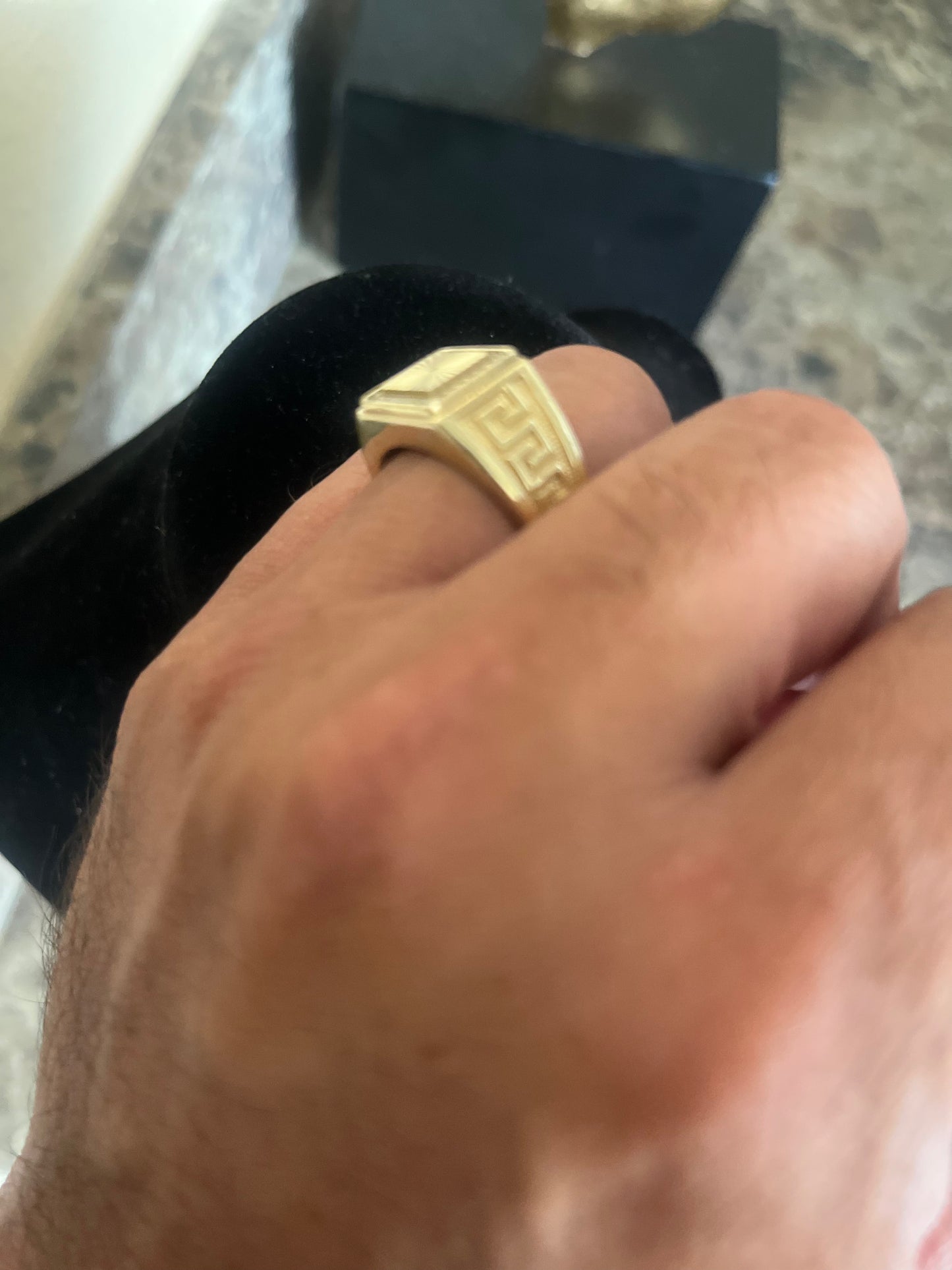 Beautiful crafted 10k gold ring